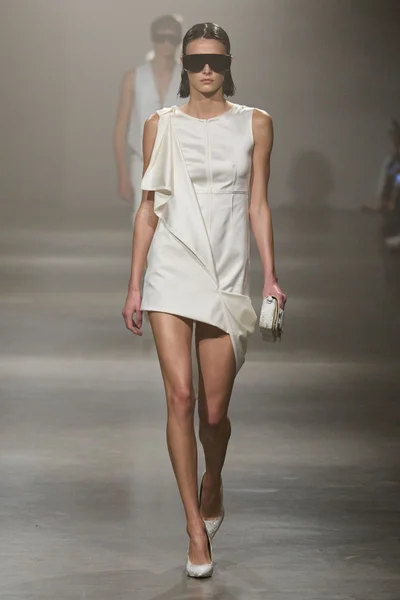 Look 9